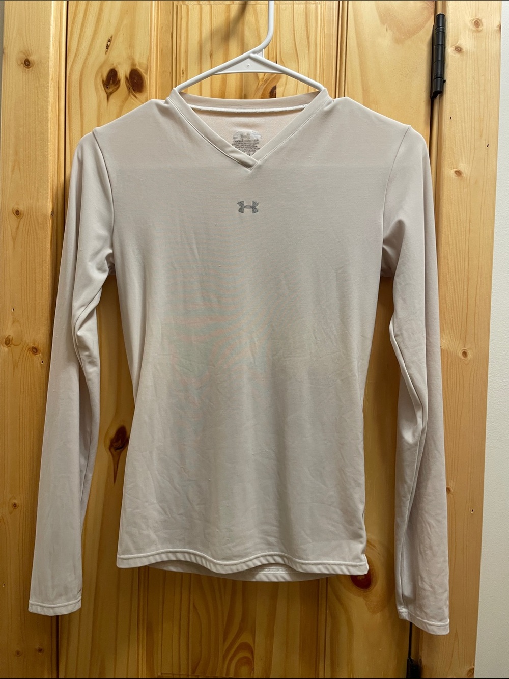 Under Armour Women’s Long-Sleeve V-Neck Performance Top (size Small)